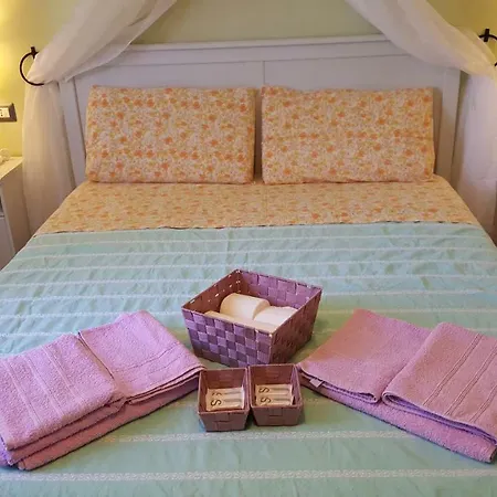 Romantic And Cozy Flat Casa Chicca アパート