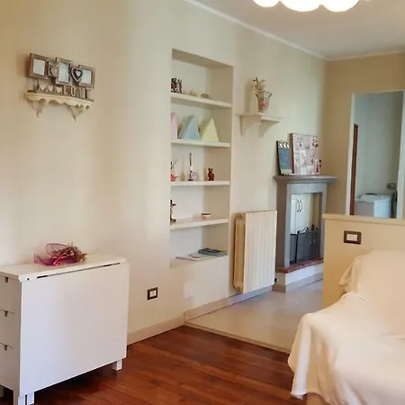 Romantic And Cozy Flat Casa Chicca ヴェルバーニア