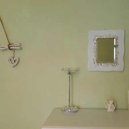 アパート Romantic And Cozy Flat Casa Chicca ヴェルバーニア