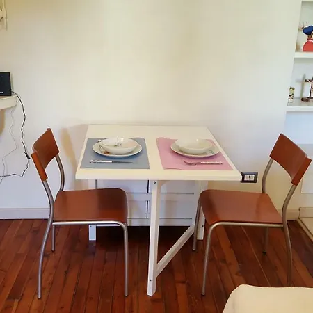 アパート Romantic And Cozy Flat Casa Chicca ヴェルバーニア
